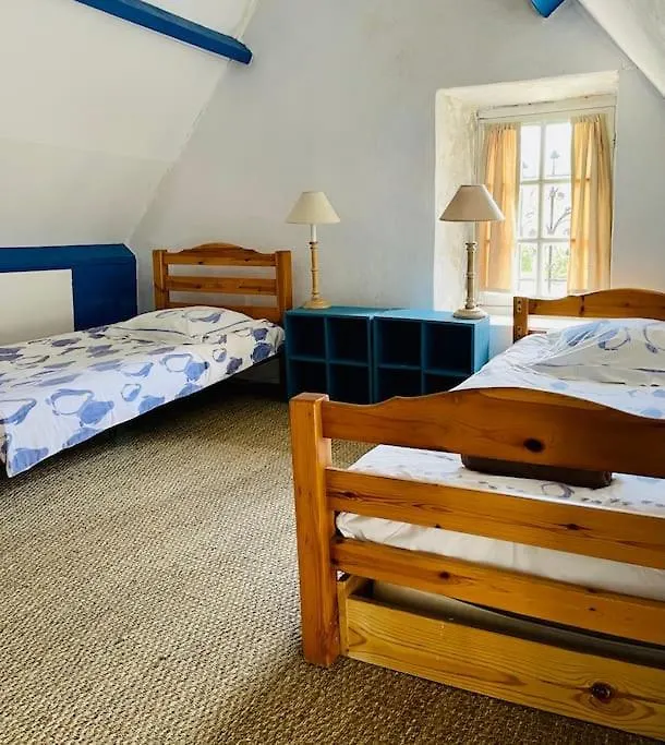 Une Chaumiere A Port Manech' Nevez France